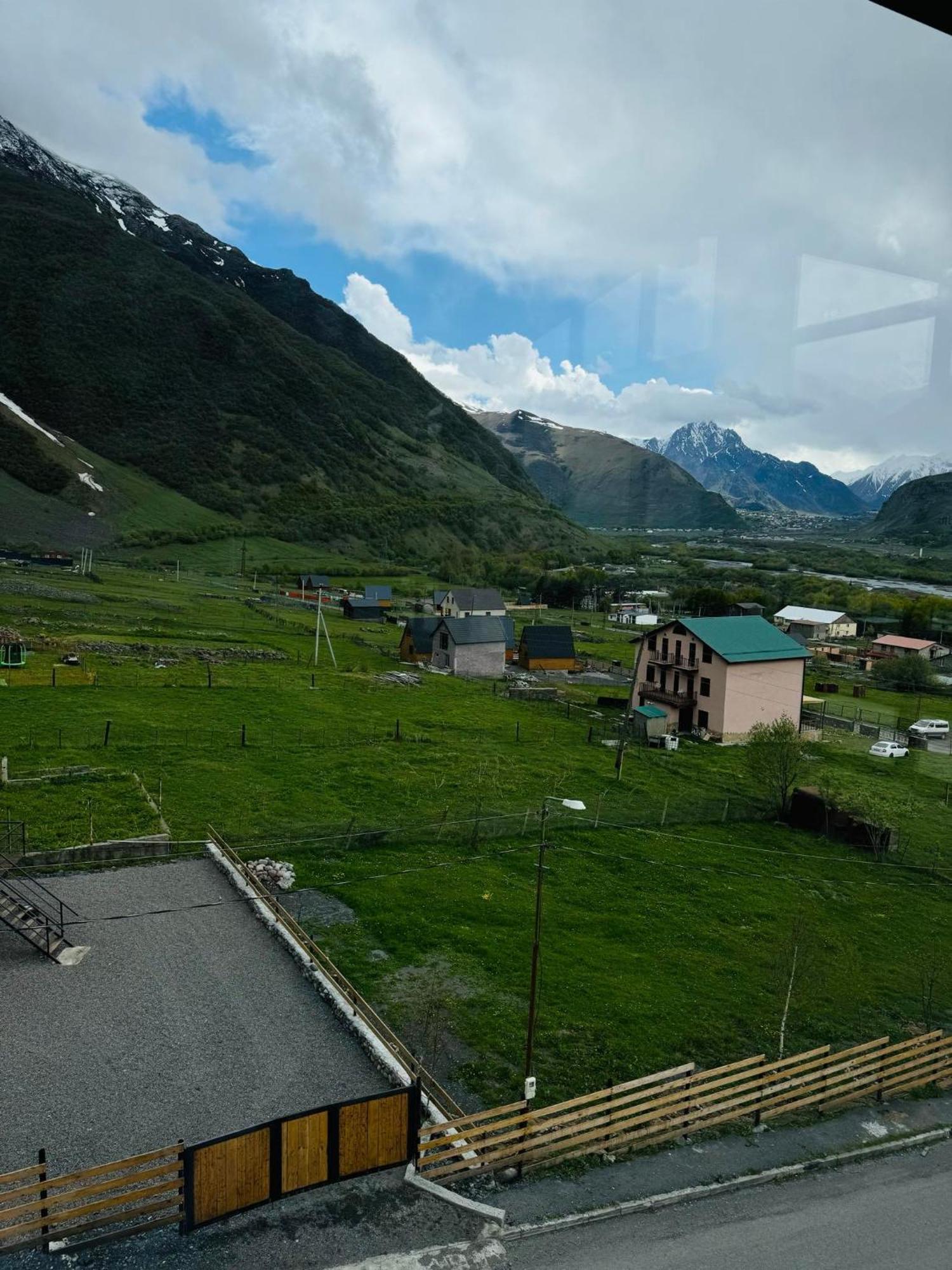 Chalet Kazbegi Hotell Exteriör bild